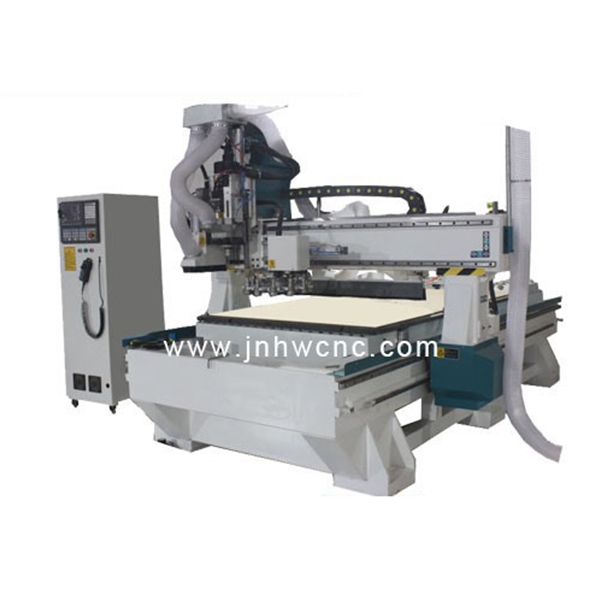 Automatic tool changing and drilling integrated machine